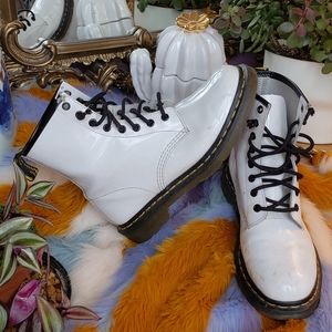 DMs White, 8 eye Boot in Women's US8/UK6